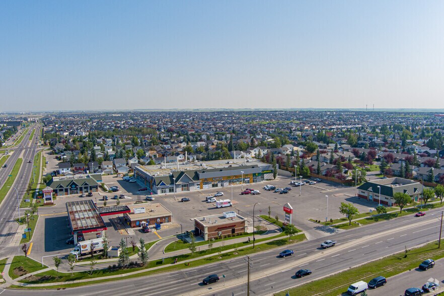 6520 Falconridge Blvd NE, Calgary, AB à louer - Aérien – Image 3 sur 6