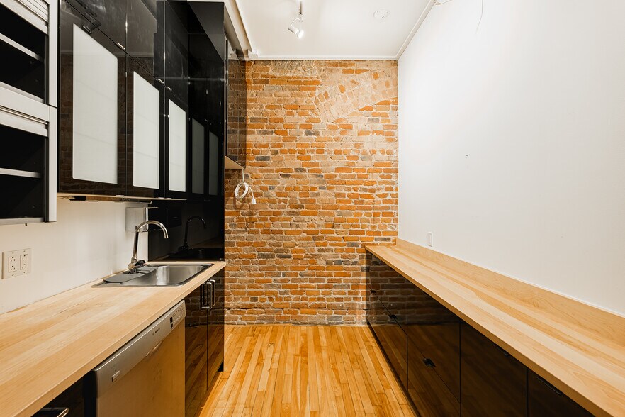356-360 Rue Le Moyne, Montréal, QC à vendre - Photo intérieure – Image 2 sur 5