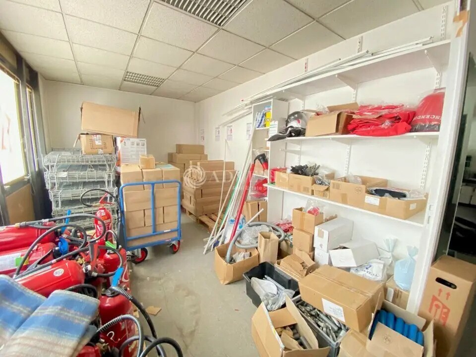 Bureau dans Croissy-Beaubourg à vendre Photo de l’immeuble– Image 1 sur 5