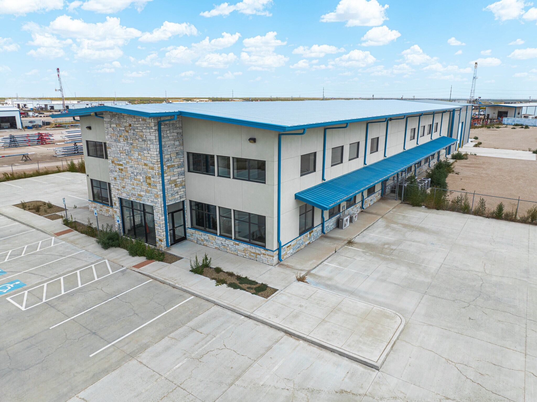9309 W I-20, Midland, TX à louer Photo de l’immeuble– Image 1 sur 24