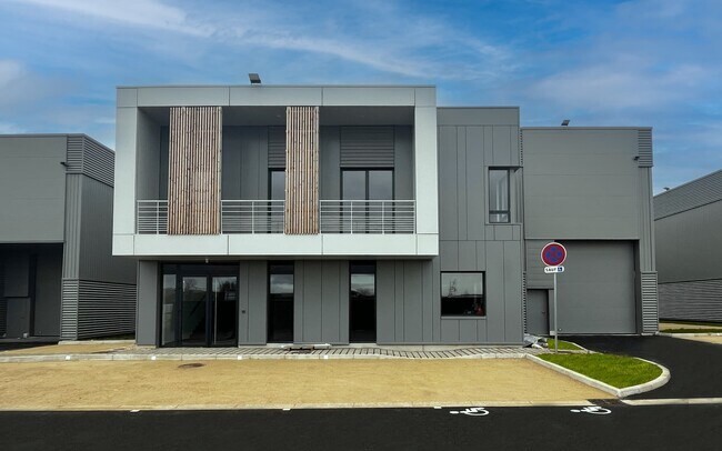 Plus de détails pour Rue Des Temps Modernes, Chanteloup-en-Brie - Local d'activités à louer