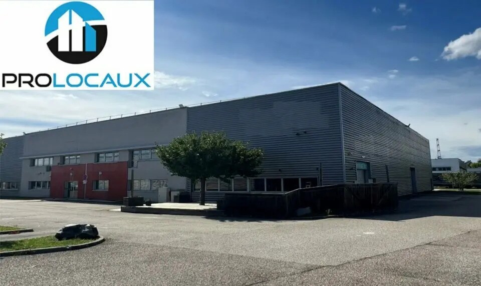 Local d’activités dans Saint-Priest à louer - Photo de l’immeuble – Image 2 sur 8