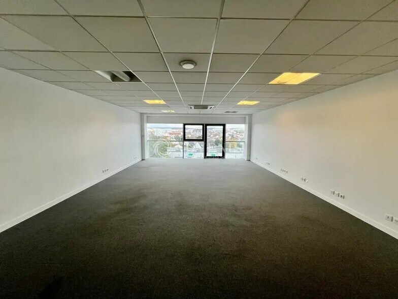 Bureau dans Bezons à louer - Photo de l’immeuble – Image 2 sur 12