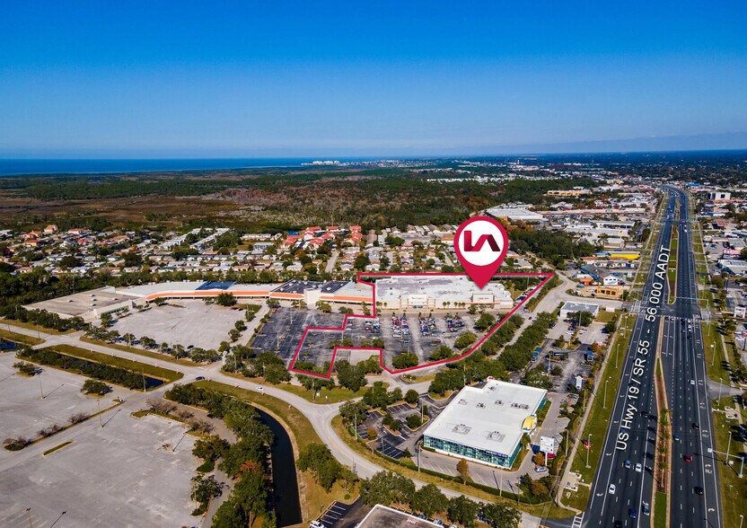 6401 Tacoma Dr, Port Richey, FL à louer - Photo de l’immeuble – Image 3 sur 12