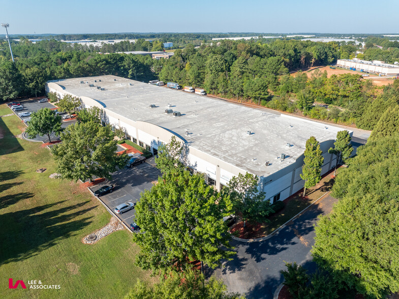 40-68 Liberty Industrial Pky, Mcdonough, GA à louer - Photo de l’immeuble – Image 1 sur 12