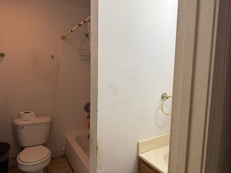 2616-2626 Lindsay ave, Louisville, KY à vendre - Photo de l’immeuble – Image 3 sur 6