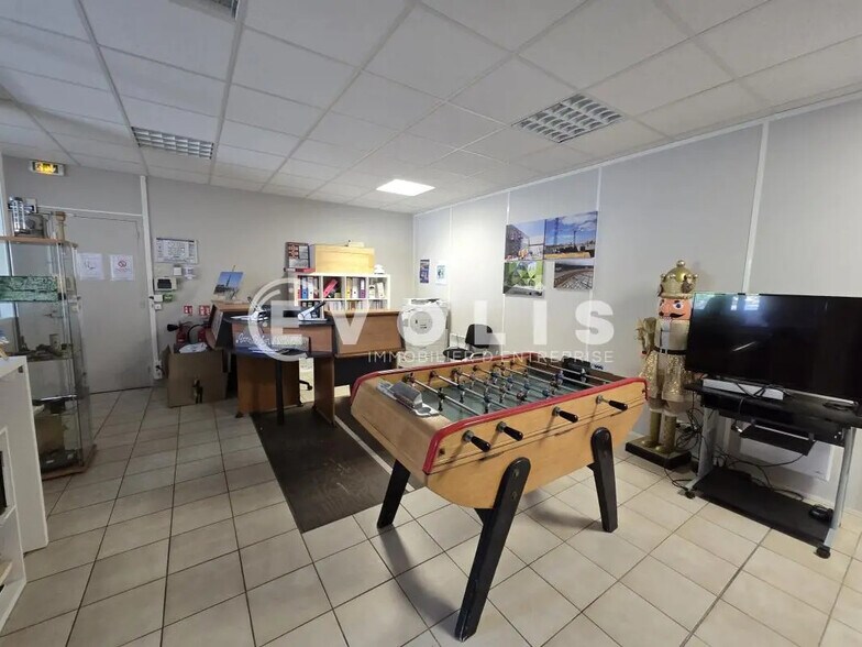 Bureau dans Gometz-la-Ville à louer - Photo intérieure – Image 2 sur 7