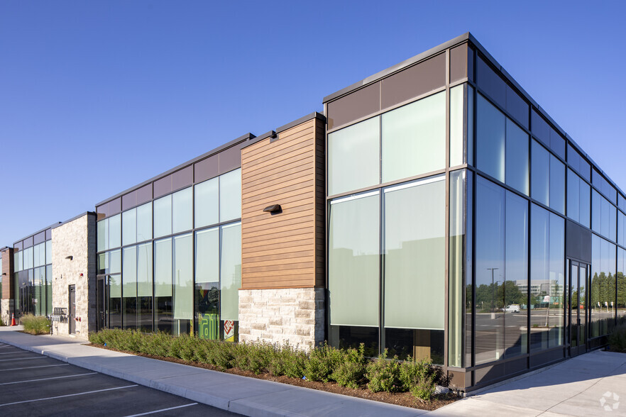 2105 Matheson Blvd E, Mississauga, ON à louer - Photo de l’immeuble – Image 3 sur 5
