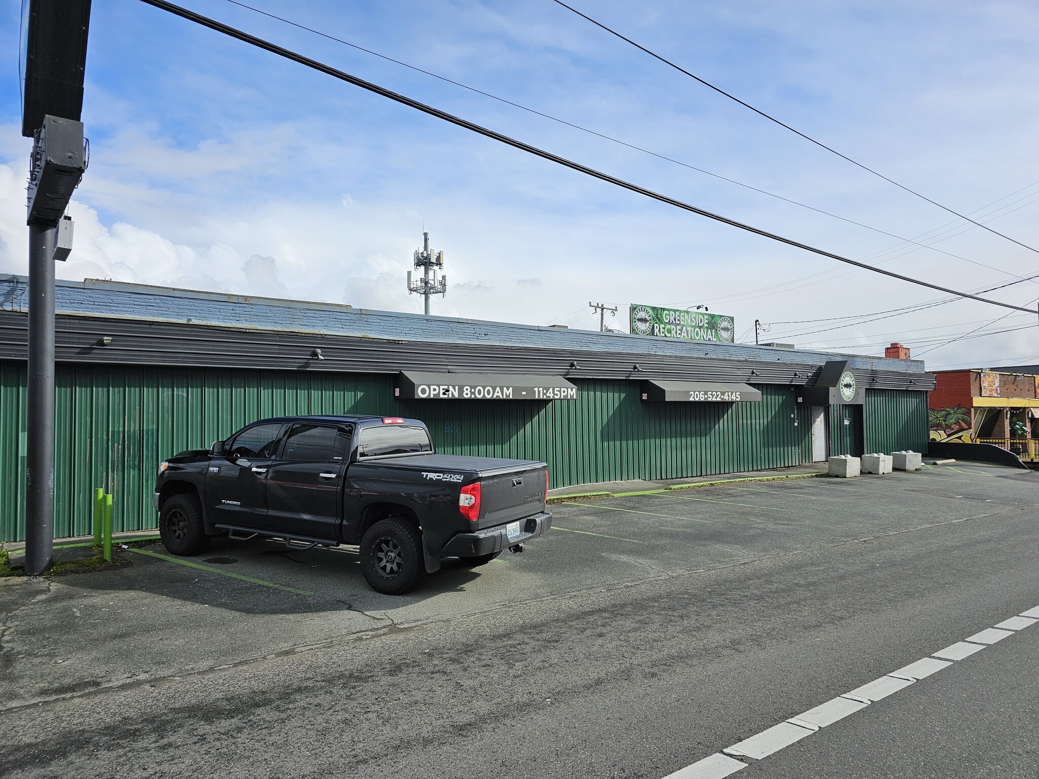 9724 Aurora Ave N, Seattle, WA à louer Photo de l’immeuble– Image 1 sur 3