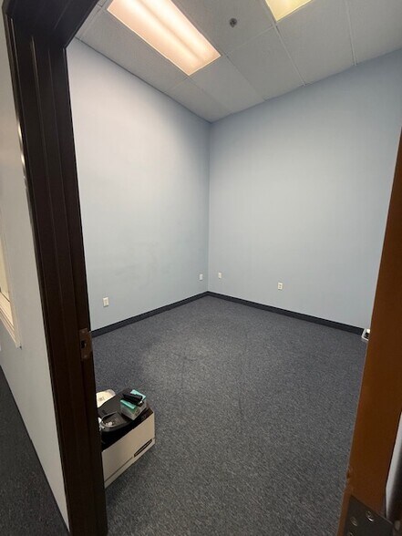 4351-4355 24th Ave, Fort Gratiot, MI à louer - Photo de l’immeuble – Image 3 sur 12