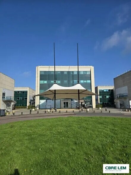 Bureau dans Caen à louer - Photo de l’immeuble – Image 1 sur 11