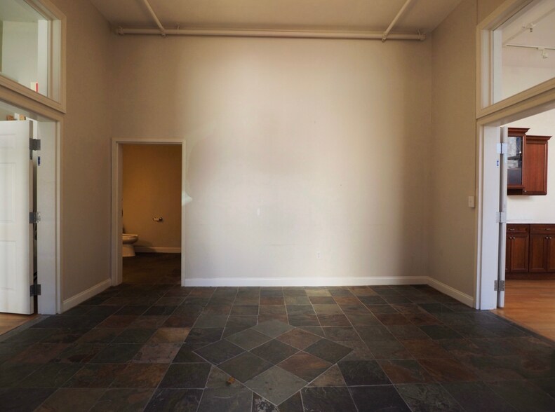 58 Prescott St, Lowell, MA à vendre - Photo de l’immeuble – Image 3 sur 10