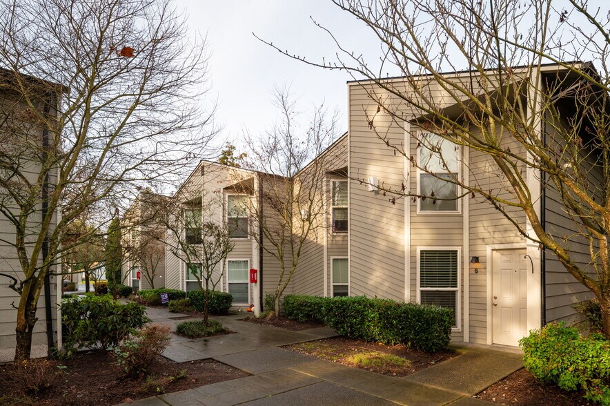 425 4th St NE, Puyallup, WA à vendre - Photo de l’immeuble – Image 1 sur 15
