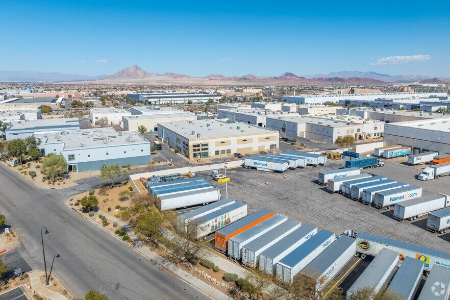 7490 Commercial Way, Henderson, NV à vendre - Aérien – Image 2 sur 9