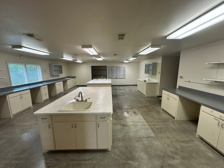 1156 N Bonnie Brae St, Denton, TX à vendre - Photo de l’immeuble – Image 2 sur 31