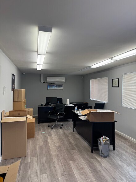 7576-7578 San Fernando Rd, Sun Valley, CA à louer - Photo de l’immeuble – Image 2 sur 5