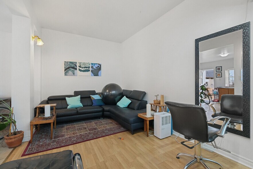 202 Rochester St, Ottawa, ON à vendre - Photo de l’immeuble – Image 3 sur 18