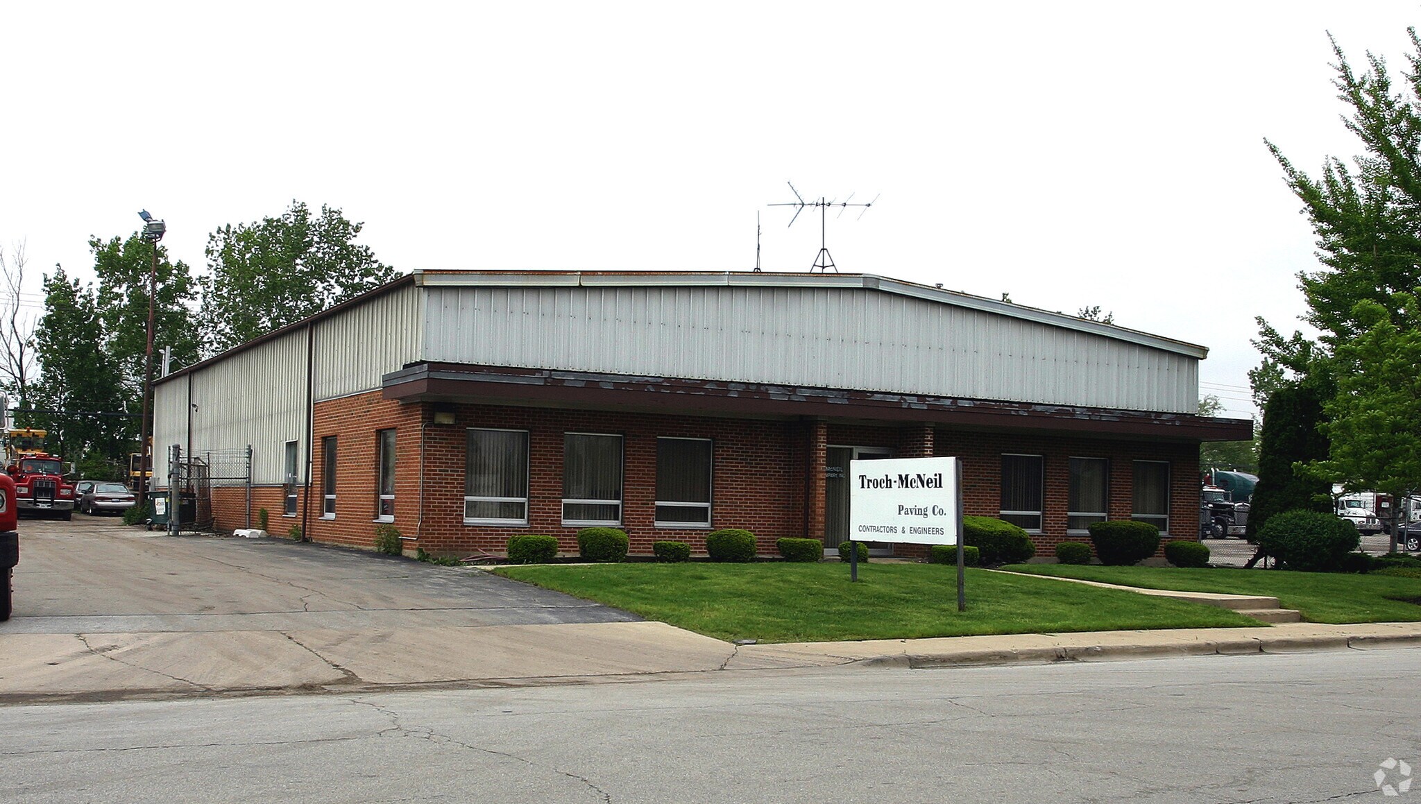 2425 Pan Am Blvd, Elk Grove Village, IL à vendre Photo principale– Image 1 sur 9