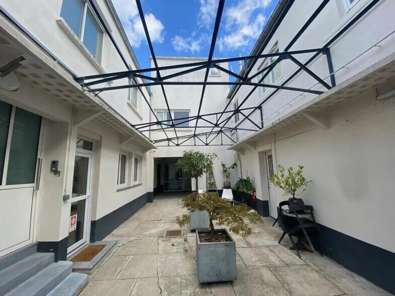 Bureau dans Saint-Maur-des-Fossés à louer - Photo de l’immeuble – Image 1 sur 8