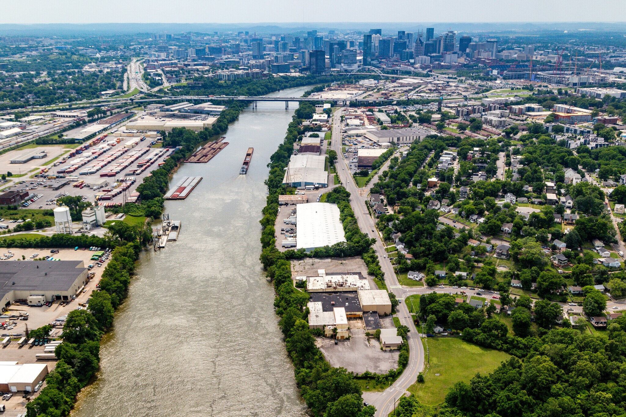 15.55 AC Nashville East Bank Development portefeuille de 4 biens à vendre sur LoopNet.fr Photo de l’immeuble– Image 1 sur 8