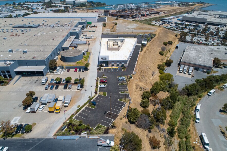 560 Eccles Ave, South San Francisco, CA à vendre - Photo de l’immeuble – Image 3 sur 8