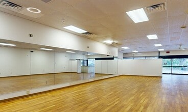 1800 59th St, Bradenton, FL à louer Numérisation 3D Matterport– Image 1 sur 3