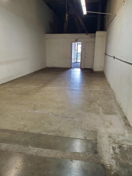 310 N Cota St, Corona, CA à louer - Photo de l’immeuble – Image 2 sur 3