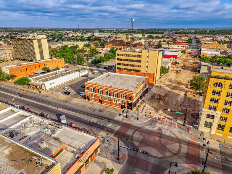 29 S Chadbourne St, San Angelo, TX à vendre - Photo de l’immeuble – Image 2 sur 58
