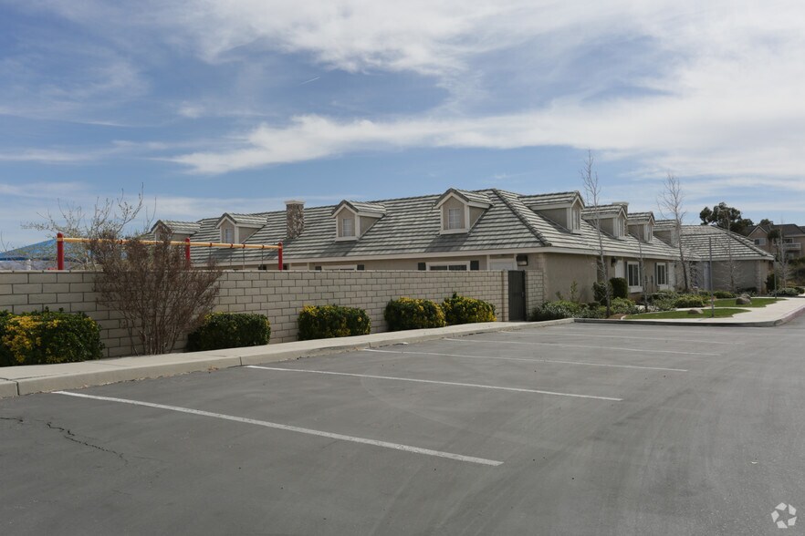 12303 Ridgecrest Rd, Victorville, CA à vendre - Photo de l’immeuble – Image 2 sur 2