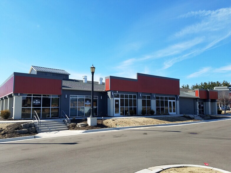 4210 Stadium Dr, Kalamazoo, MI à louer - Photo de l’immeuble – Image 2 sur 17