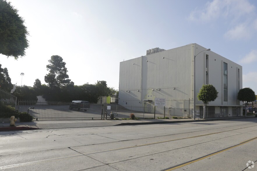 806-808 N La Brea Ave, Inglewood, CA à louer - Photo de l’immeuble – Image 2 sur 18