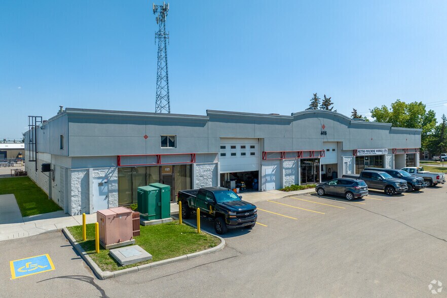 4416 64 Av SE, Calgary, AB à louer - Photo principale – Image 1 sur 4