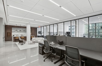 106 W 56th St, New York, NY à louer Photo intérieure– Image 2 sur 5