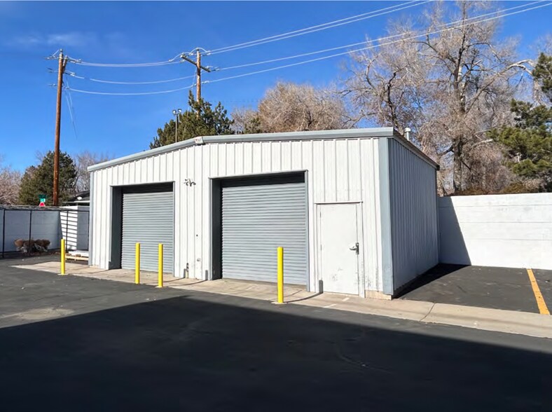 40 Victorian Ave, Sparks, NV à louer - Photo de l’immeuble – Image 3 sur 3