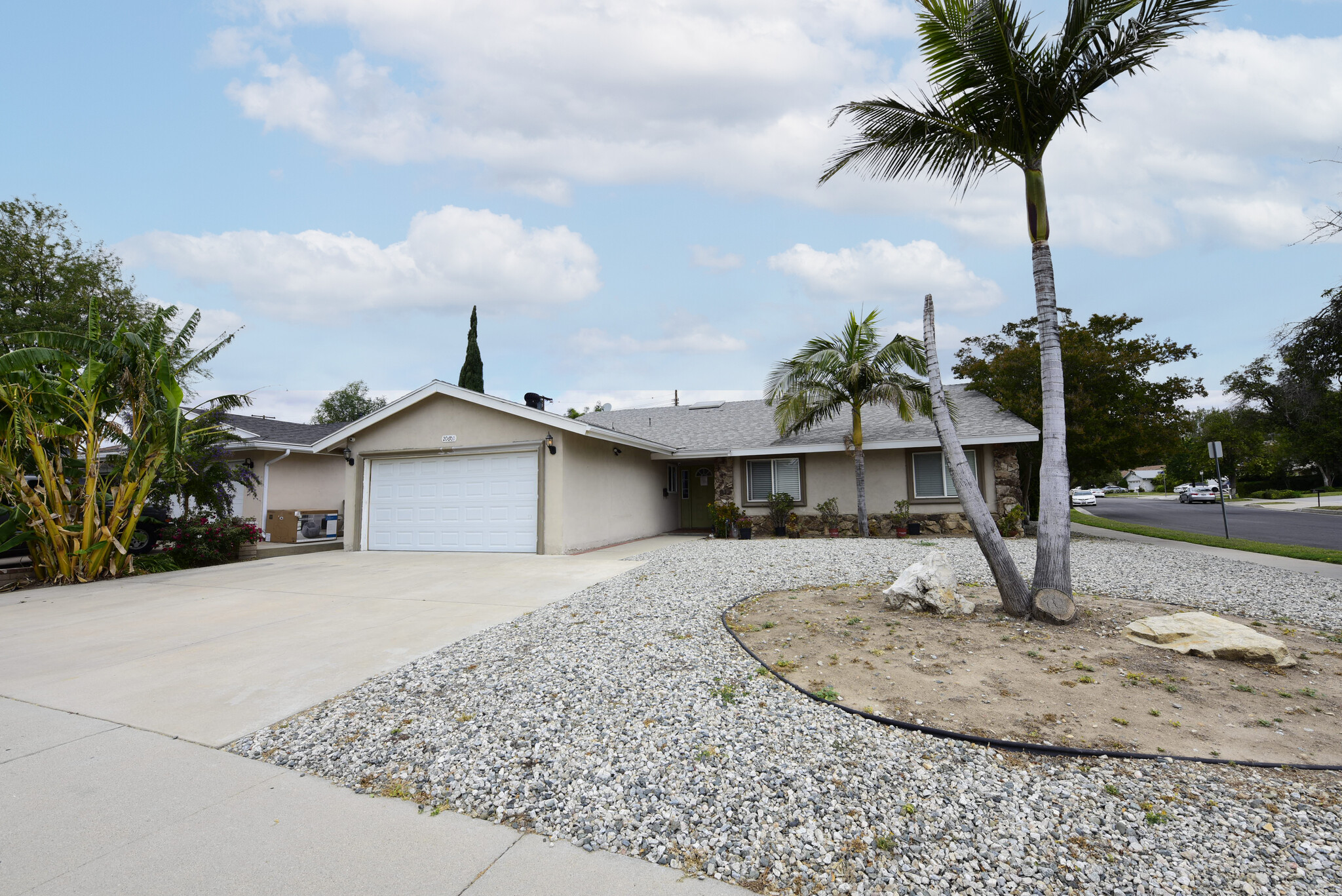 20601 Mayall St, Chatsworth, CA à vendre Photo principale– Image 1 sur 8