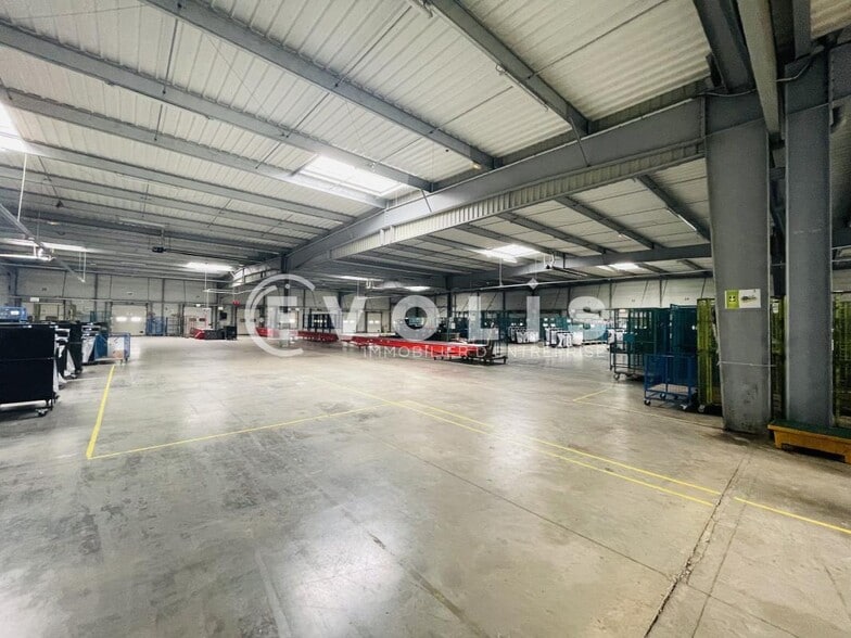 Industriel/Logistique dans Brie-Comte-Robert à louer - Photo de l’immeuble – Image 3 sur 4
