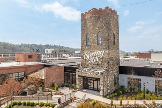 555 E North Ln, Conshohocken, PA à louer Photo de l’immeuble– Image 1 sur 7