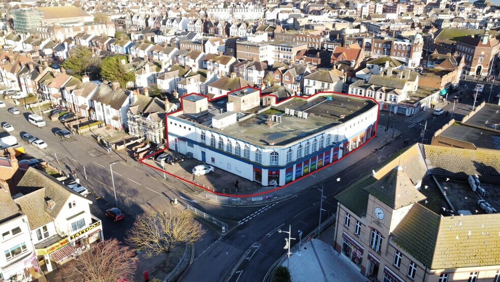 72-78 Rosemary Rd, Clacton On Sea à vendre - Photo de l’immeuble – Image 2 sur 7