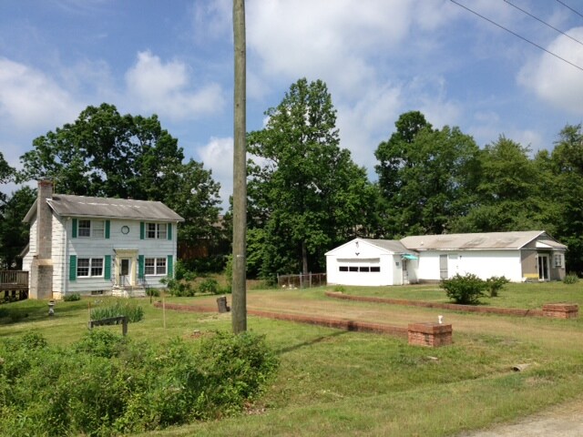 200 Clarke Ct, Fredericksburg, VA à louer - Photo de l’immeuble – Image 3 sur 12