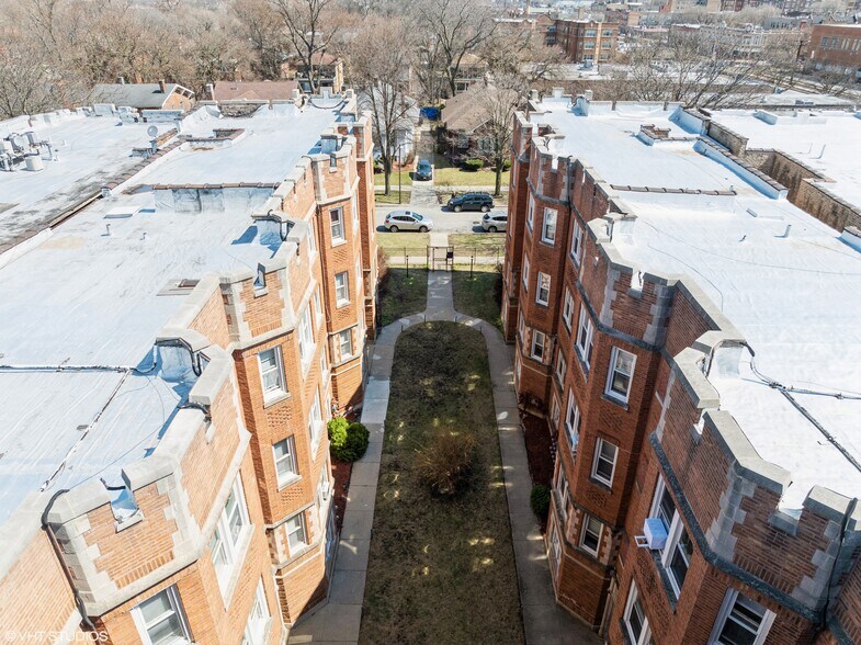 7030 S Cregier Ave, Chicago, IL à vendre - Photo de l’immeuble – Image 2 sur 16