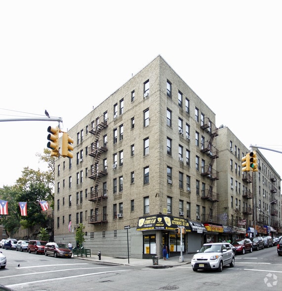 2265 Davidson Ave, Bronx, NY à louer - Photo principale – Image 1 sur 2