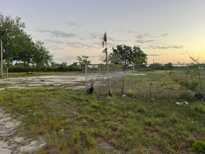 106 Dixie Ave E, Immokalee, FL à vendre - Autre – Image 3 sur 5