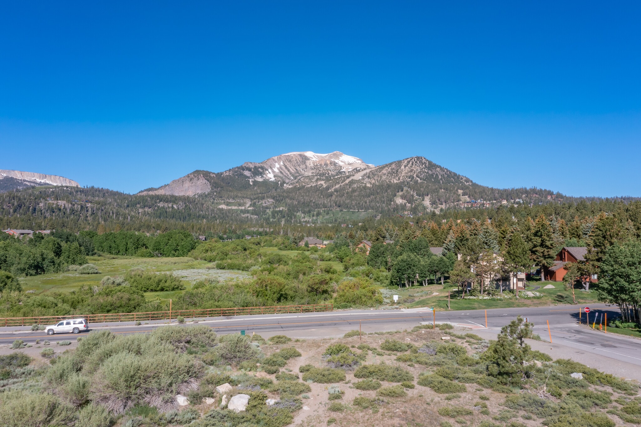 2 Meadow Ln, Mammoth Lakes, CA à vendre Aérien– Image 1 sur 26