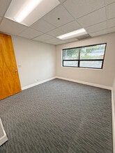 3250 Dutton Ave, Santa Rosa, CA à louer Photo intérieure– Image 2 sur 8