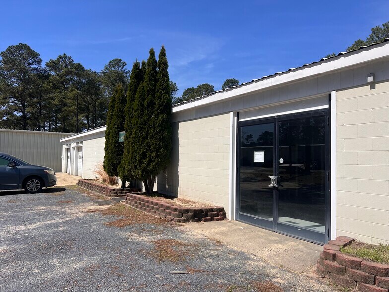 3619 Murdocksville Rd, West End, NC à vendre - Photo principale – Image 1 sur 16