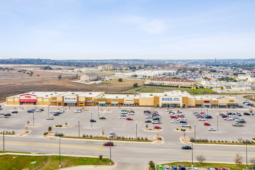 804 E Highway 190, Copperas Cove, TX à louer - Photo de l’immeuble – Image 2 sur 2