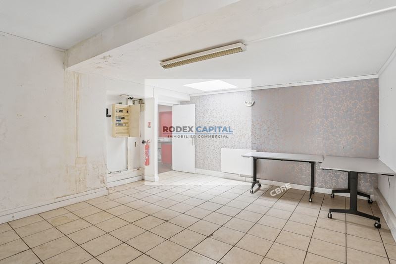Local commercial dans Paris à louer - Photo intérieure – Image 3 sur 8