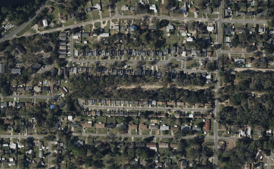 1325 69th Ave, Pensacola, FL à vendre - Photo de l’immeuble – Image 2 sur 6