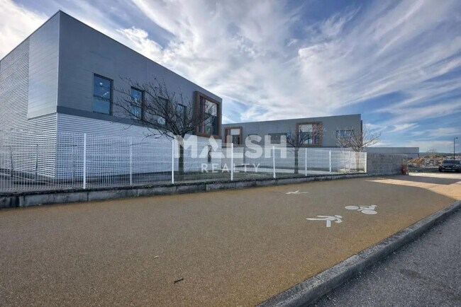 Plus de détails pour Bureau, Local d'activités à louer