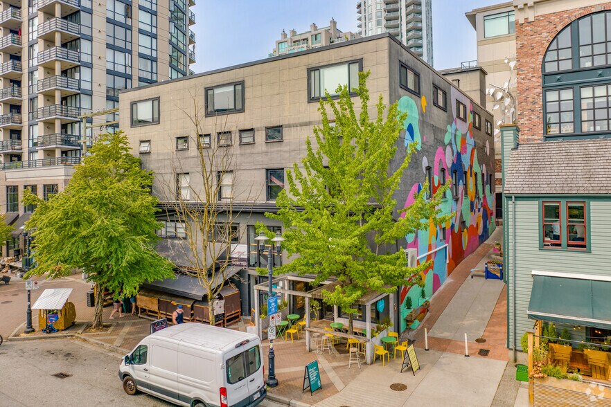 106 1st St W, North Vancouver, BC à louer - Photo de l’immeuble – Image 2 sur 8